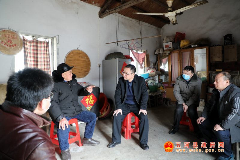 刘中原开展春节送温暖走访慰问活动_五河县人民政府