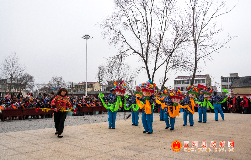申集镇举办"喜迎二十大 永远跟党走"主题村晚_五河县人民政府