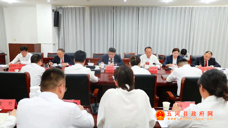 出席五河县第十五次党代会的代表讨论县委报告和县纪委工作报告