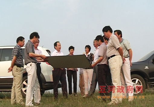 县长周学保检查全县防汛准备工作情况